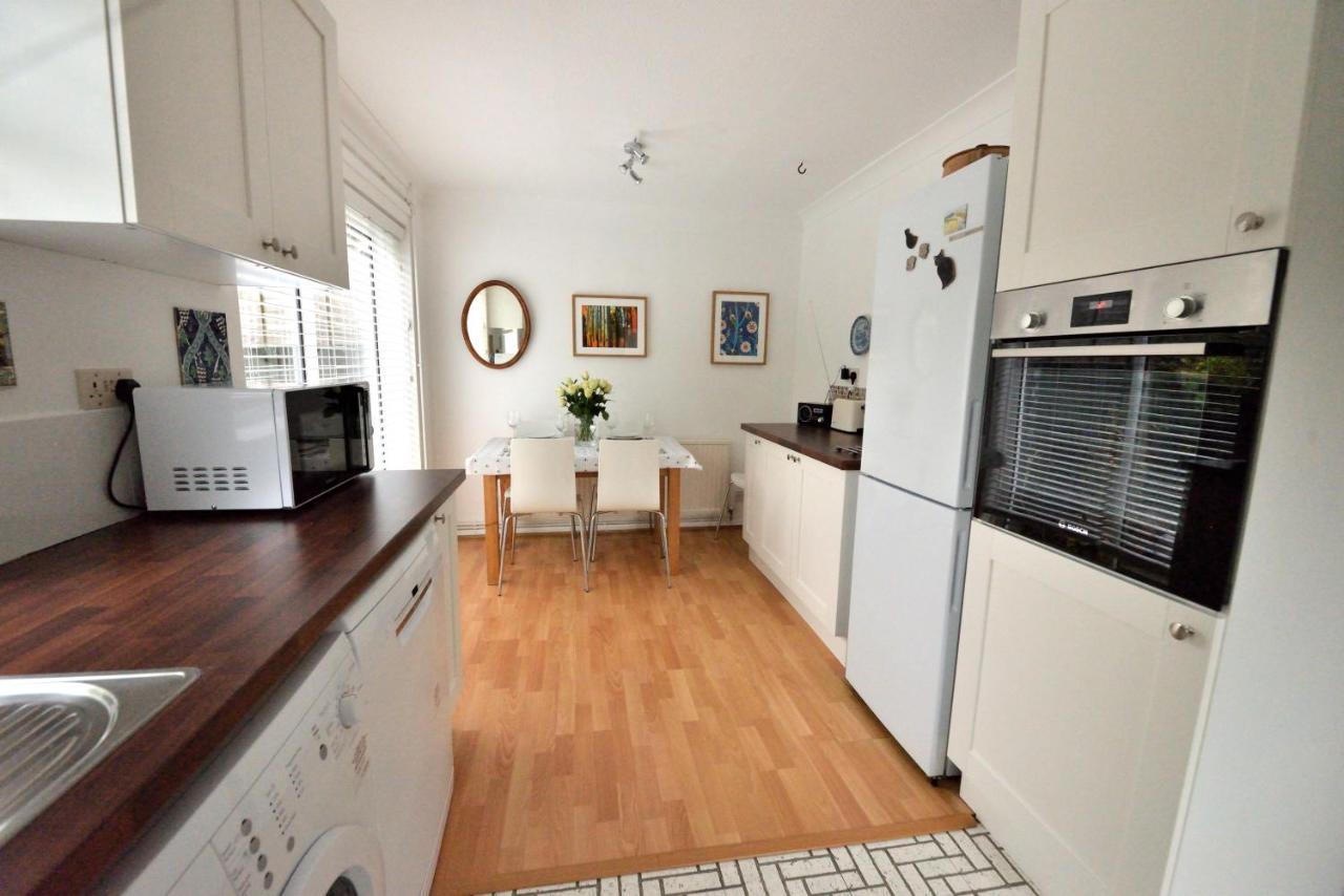 Villa Cosy House, A Train Spotter'S Delight! New Alresford Exterior foto